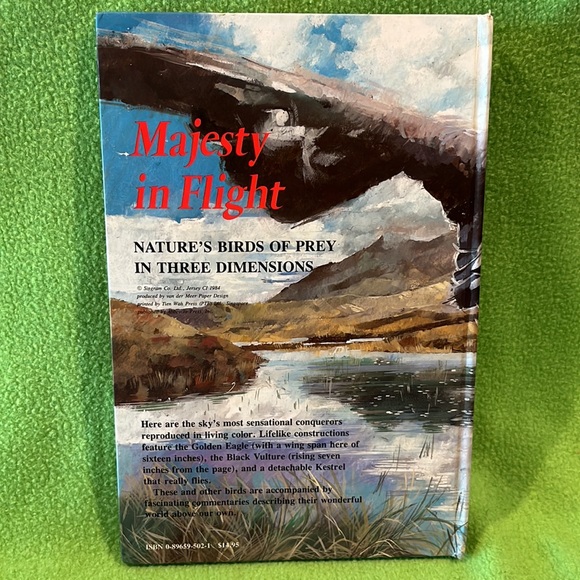 Majesty In Flight Nature’s Bird’s Of Prey in Three Dimensions Pop-Up HC Book - Picture 2 of 9